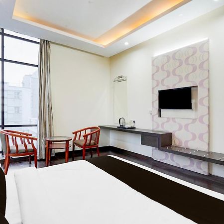 Super Townhouse Sector 51 Noida Near Metro Station Hotel ภายนอก รูปภาพ
