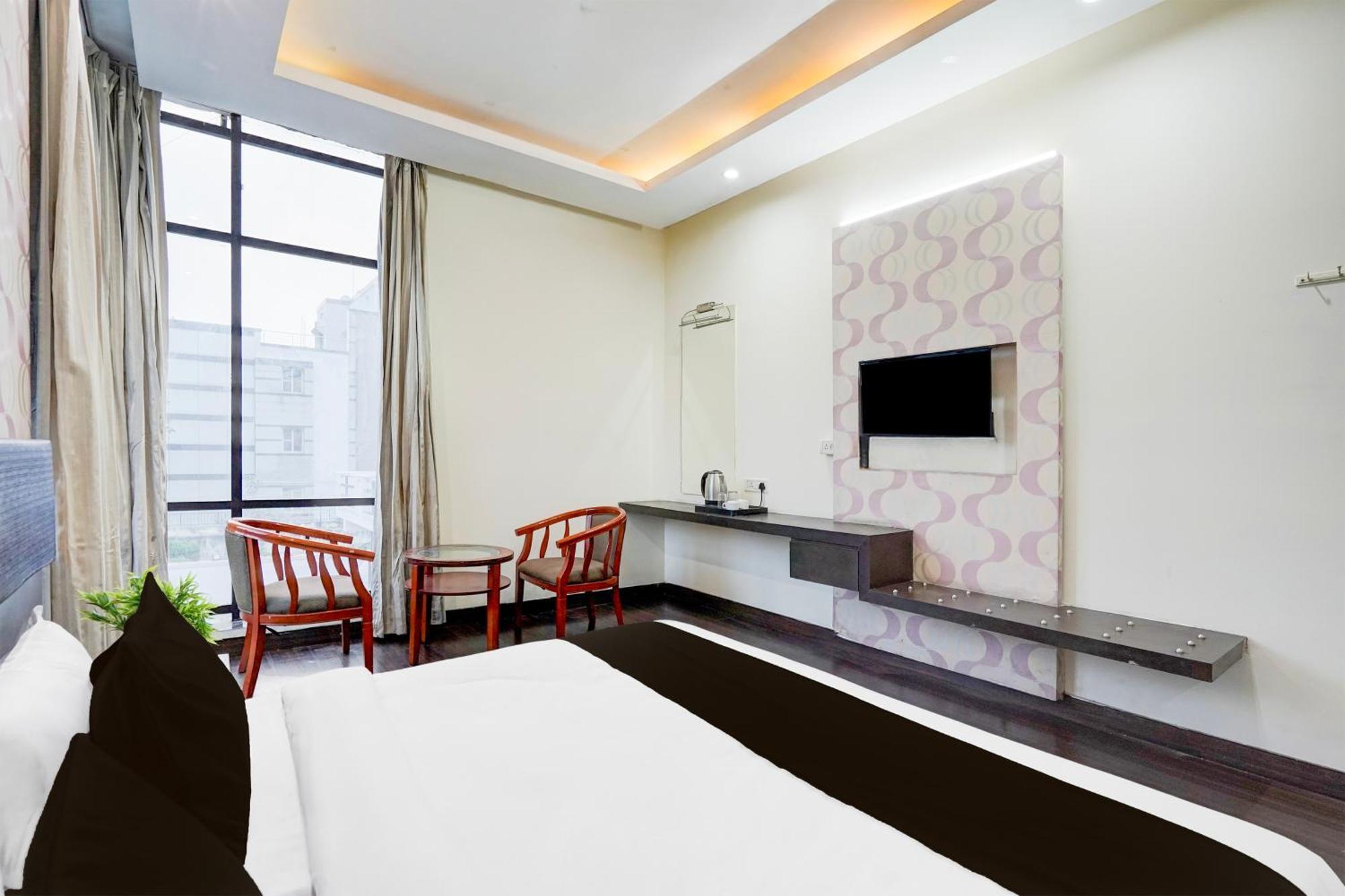 Super Townhouse Sector 51 Noida Near Metro Station Hotel ภายนอก รูปภาพ