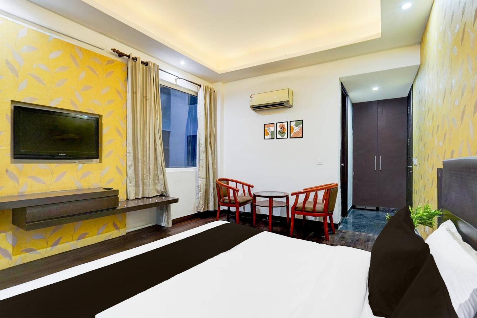 Super Townhouse Sector 51 Noida Near Metro Station Hotel ภายนอก รูปภาพ