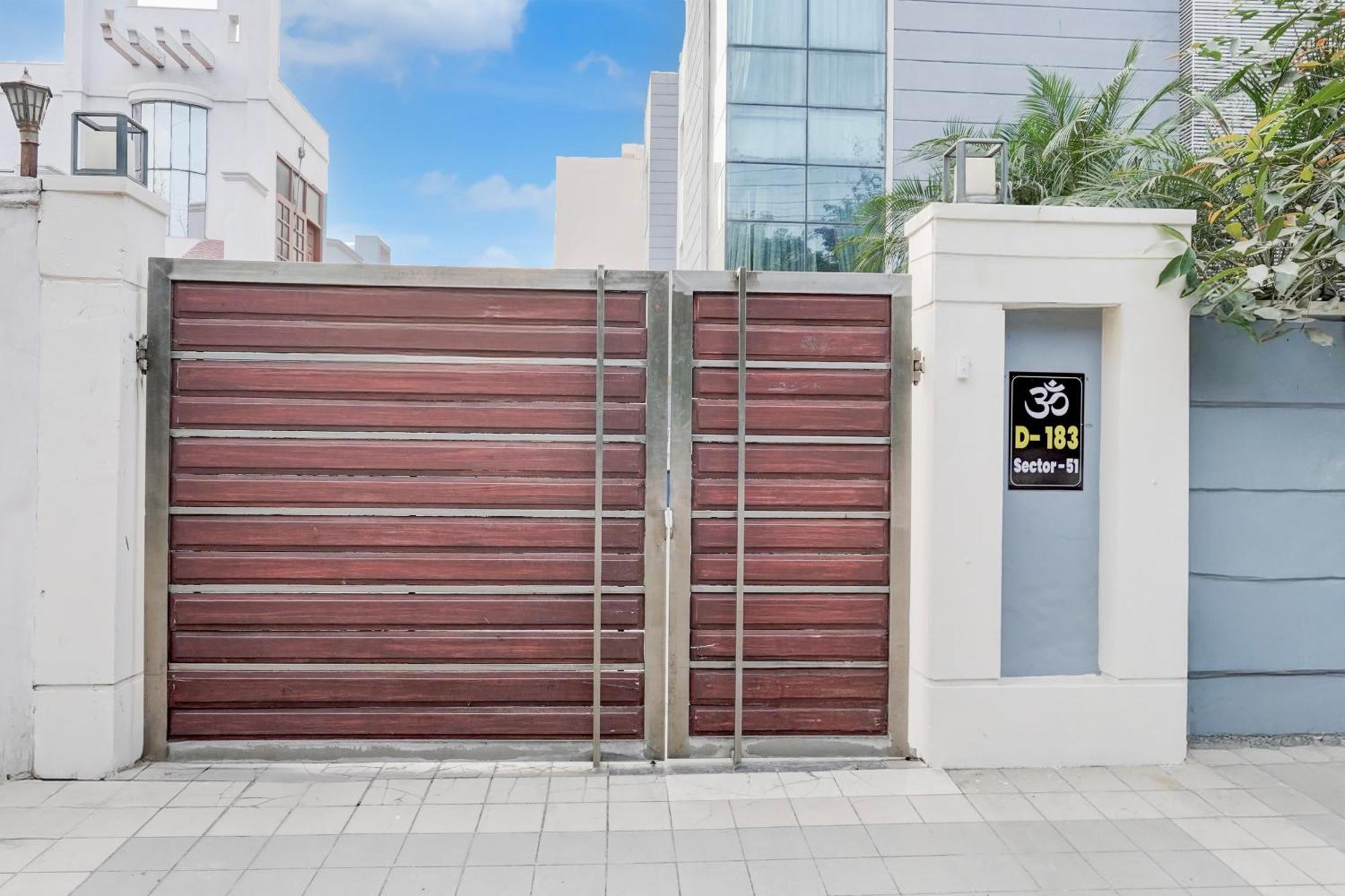 Super Townhouse Sector 51 Noida Near Metro Station Hotel ภายนอก รูปภาพ