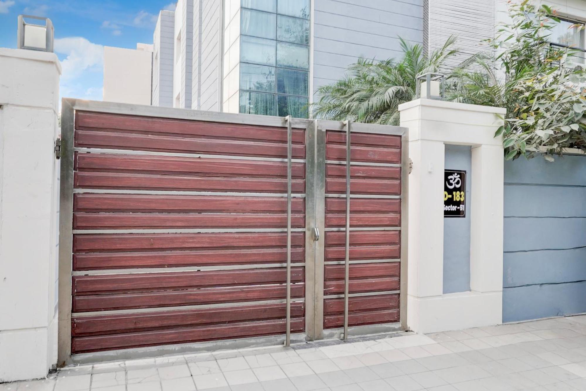Super Townhouse Sector 51 Noida Near Metro Station Hotel ภายนอก รูปภาพ